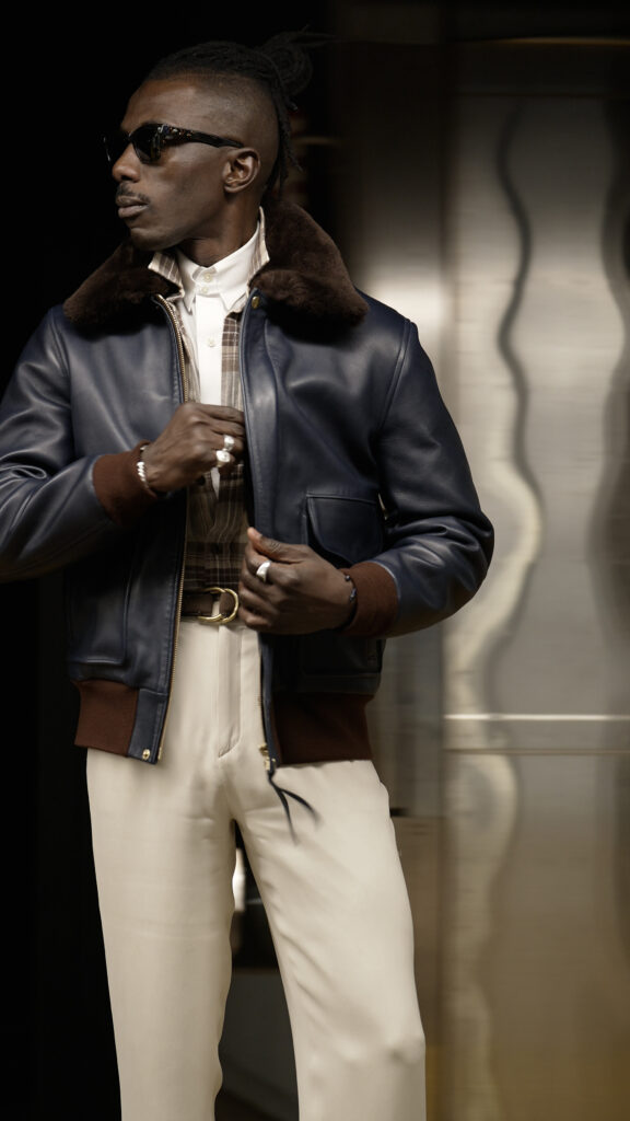 Hudson Blue - glossy leather - brown color