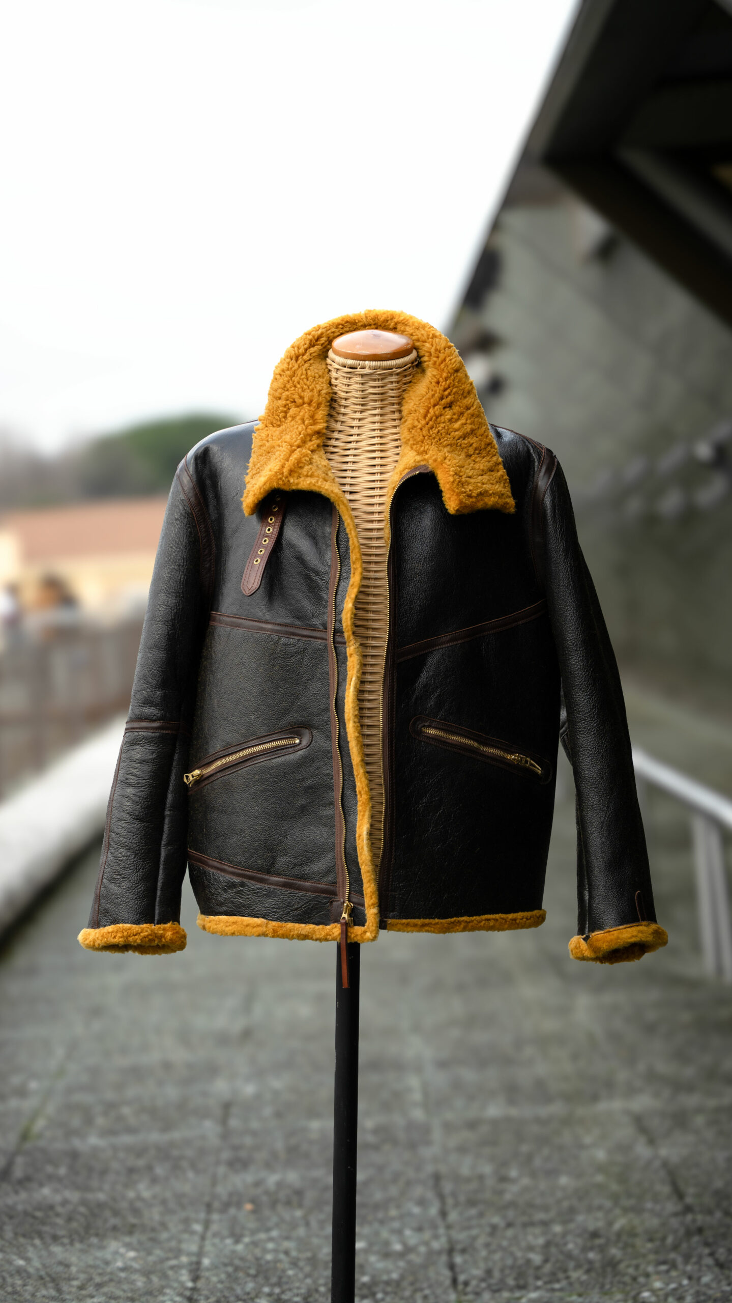 D1 Bomber - Varnished shearling